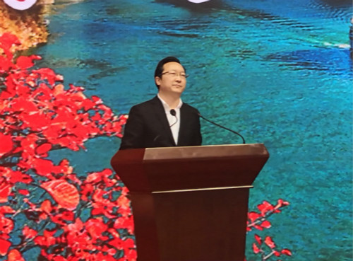 1中共奉节县委副书记、县人民政府县长祁美文主持会议_meitu_11.jpg