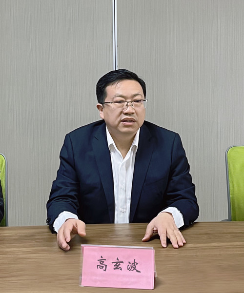 四川省重庆商会秘书长高玄波_副本.jpg